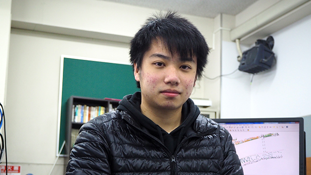 地方公務員試験に合格した森石さん（情報測量学科）