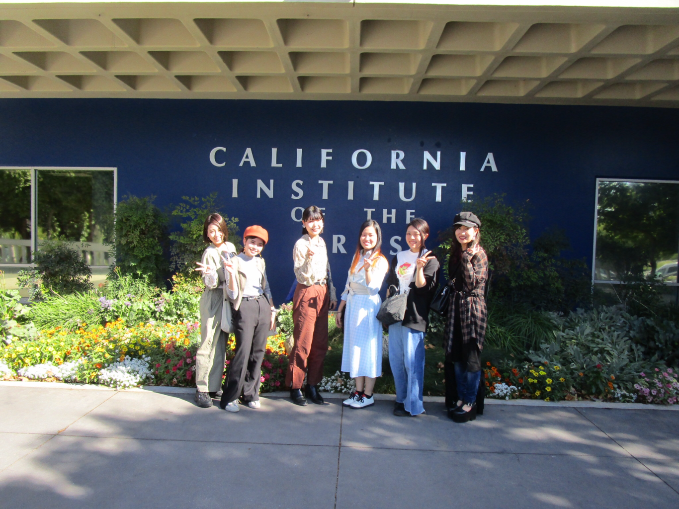 カリフォルニア芸術大学にて記念撮影☆
