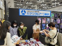 インスピレーションを磨くために、舞台鑑賞や映画鑑賞、動物園や博物館などなど、校外でも授業を行います。