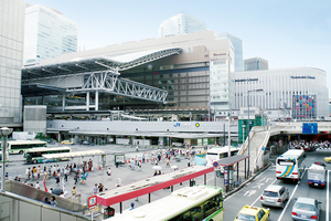 4.西日本一のトレンド発信地・梅田に位置するUEDA。