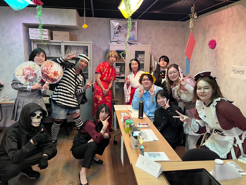 毎年11月はデジタルアーツ東京の学園祭、『DATフェスタ』を開催！模擬店や学生作品の展示・販売、ゲームの試遊や声優の舞台等、大手のアニメやゲームの企業様、業界人も来校され、高校生、保護者問わず参加のできる一大イベントです！