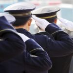 警察官になるにはどうしたらいいの？ | 大卒じゃなきゃなれない？仕事内容、将来性、学費、年収・給料・収入、おすすめの学校・学部もご紹介します！