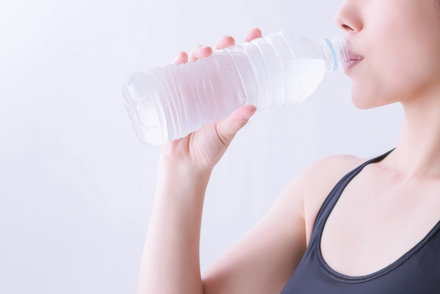 水を飲む！